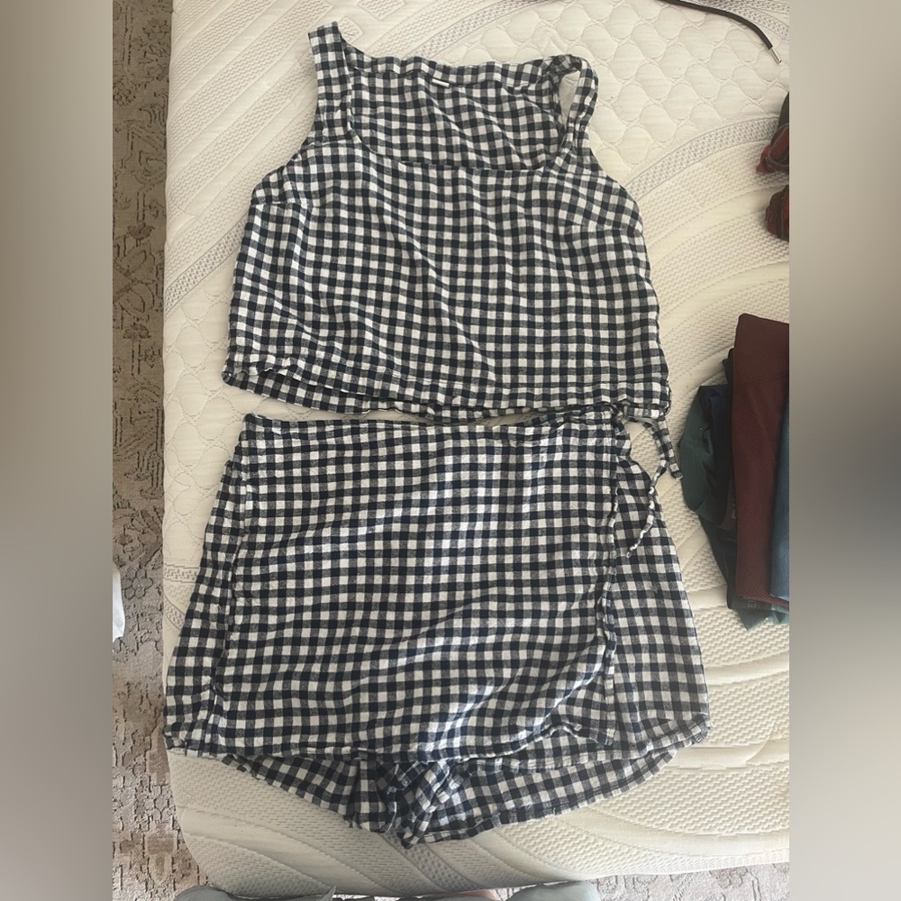 Old navy 2 piece set size L. Worn once!